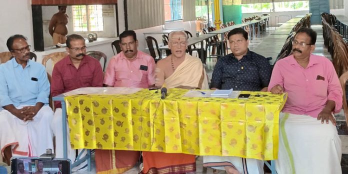 മൂന്നര പതിറ്റാണ്ടായി മുടക്കം കൂടാതെ തലവെടി തിരുപനയനൂർകാവ് ഭഗവതി ക്ഷേത്രത്തിൽ വിദ്യാ രാജ്ഞി യജ്ഞം മൂന്നര പതിറ്റാണ്ടായി മുടക്കം കൂടാതെ തലവെടി തിരുപനയനൂർകാവ് ഭഗവതി ക്ഷേത്രത്തിൽ വിദ്യാ രാജ്ഞി യജ്ഞം