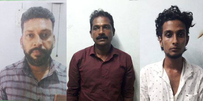 കാറിൽ വന്ന കുടുംബത്തിന് മർദ്ദനം ; അന്വേഷിച്ചെത്തിയ പോലീസിന് നേരെ കയ്യേറ്റം : 3 പേർ അറസ്റ്റിൽ കാറിൽ വന്ന കുടുംബത്തിന് മർദ്ദനം ; അന്വേഷിച്ചെത്തിയ പോലീസിന് നേരെ കയ്യേറ്റം : 3 പേർ അറസ്റ്റിൽ