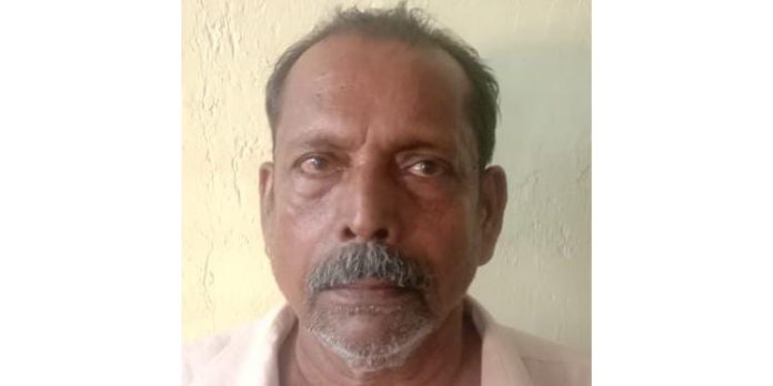 വിദേശമദ്യവും നിരോധിത പുകയില ഉൽപ്പന്നങ്ങളുമായി വയോധികൻ പിടിയിൽ വിദേശമദ്യവും നിരോധിത പുകയില ഉൽപ്പന്നങ്ങളുമായി വയോധികൻ പിടിയിൽ