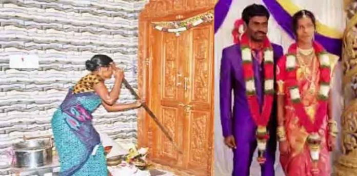 സ്ത്രീധനം കുറഞ്ഞുപോയതിന്റെ പേരിൽ ഭർതൃവീട്ടിൽ നിന്നും പുറത്താക്കിയ യുവതി 20 ദിവസത്തിന് ശേഷം കമ്പിപ്പാര ഉപയോഗിച്ച് വാതിൽ വെട്ടിപ്പൊളിച്ച് അകത്തുകയറി സ്ത്രീധനം കുറഞ്ഞുപോയതിന്റെ പേരിൽ ഭർതൃവീട്ടിൽ നിന്നും പുറത്താക്കിയ യുവതി 20 ദിവസത്തിന് ശേഷം കമ്പിപ്പാര ഉപയോഗിച്ച് വാതിൽ വെട്ടിപ്പൊളിച്ച് അകത്തുകയറി