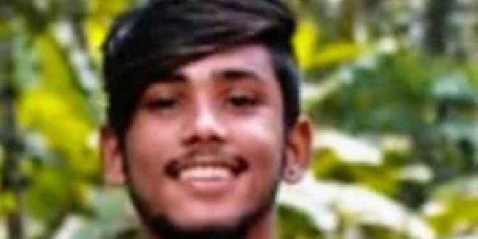 കാറും ബൈക്കും കൂട്ടിയിടിച്ച് 21കാരന് മരിച്ചു കാറും ബൈക്കും കൂട്ടിയിടിച്ച് 21കാരന് മരിച്ചു
