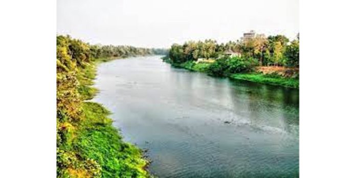 പറമ്പിക്കുളം ഡാമിന്റെ ഷട്ടര് തകരാറില് ; ചാലക്കുടി പുഴയോരത്ത് ജാഗ്രതാ നിര്ദേശം പറമ്പിക്കുളം ഡാമിന്റെ ഷട്ടര് തകരാറില് ; ചാലക്കുടി പുഴയോരത്ത് ജാഗ്രതാ നിര്ദേശം