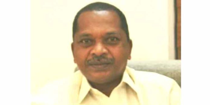 പത്തനംതിട്ട ഡിസിസി ജനറൽ സെക്രട്ടറി ആനന്ദപ്പള്ളി സുരേന്ദ്രൻ വാഹനാപകടത്തിൽ മരിച്ചു പത്തനംതിട്ട ഡിസിസി ജനറൽ സെക്രട്ടറി ആനന്ദപ്പള്ളി സുരേന്ദ്രൻ വാഹനാപകടത്തിൽ മരിച്ചു