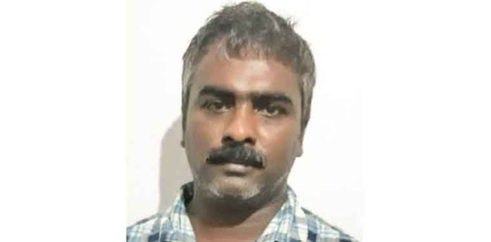 മെഡിക്കൽ ഷോപ്പ് കുത്തിത്തുറന്ന് 1.89 ലക്ഷം കവർന്നു ; പ്രതി അറസ്റ്റില് മെഡിക്കൽ ഷോപ്പ് കുത്തിത്തുറന്ന് 1.89 ലക്ഷം കവർന്നു ; പ്രതി അറസ്റ്റില്
