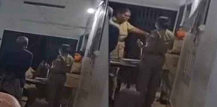 ആര്യനാട് പോലീസ് സ്റ്റേഷനില് വനിതാ പോലീസുകാര് തമ്മില് വാക്കുതര്ക്കം ആര്യനാട് പോലീസ് സ്റ്റേഷനില് വനിതാ പോലീസുകാര് തമ്മില് വാക്കുതര്ക്കം