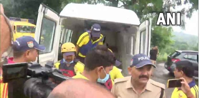 യുവതിയെ കനാലിൽ തള്ളിയിട്ട് കൊന്ന സംഭവം : മൃതദേഹം കണ്ടെടുത്തു യുവതിയെ കനാലിൽ തള്ളിയിട്ട് കൊന്ന സംഭവം : മൃതദേഹം കണ്ടെടുത്തു