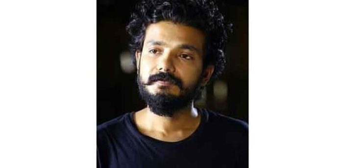 ശ്രീനാഥ് ഭാസിക്കെതിരായ കേസ് : ഹൈക്കോടതി സ്റ്റേ ചെയ്തു ശ്രീനാഥ് ഭാസിക്കെതിരായ കേസ് : ഹൈക്കോടതി സ്റ്റേ ചെയ്തു