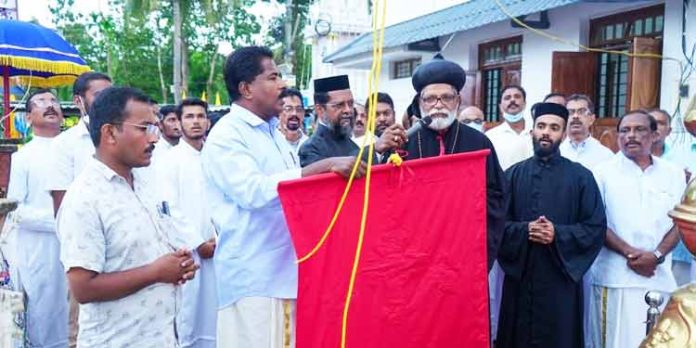 എട്ടുനോമ്പിന്റെ ധന്യതയിൽ വെൺമണി പള്ളി എട്ടുനോമ്പിന്റെ ധന്യതയിൽ വെൺമണി പള്ളി