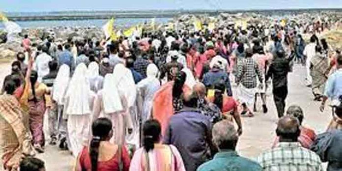 വിഴിഞ്ഞം തുറമുഖത്തിന്റെ പ്രത്യാഘാതങ്ങൾ പഠിക്കുന്ന സമിതിയുടെ പരിഗണനാ വിഷയങ്ങൾ നിശ്ചയിച്ചു വിഴിഞ്ഞം തുറമുഖത്തിന്റെ പ്രത്യാഘാതങ്ങൾ പഠിക്കുന്ന സമിതിയുടെ പരിഗണനാ വിഷയങ്ങൾ നിശ്ചയിച്ചു