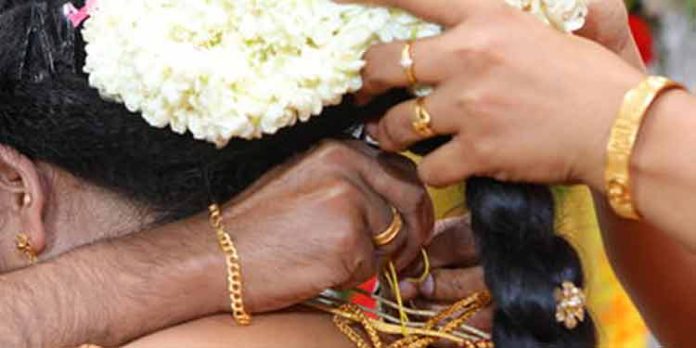 വിവാഹ ബന്ധം നിലനിൽക്കേ മറ്റൊരു വിവാഹം കഴിച്ചു ; പരാതിയുമായി ആദ്യ ഭാര്യ വിവാഹ ബന്ധം നിലനിൽക്കേ മറ്റൊരു വിവാഹം കഴിച്ചു ; പരാതിയുമായി ആദ്യ ഭാര്യ