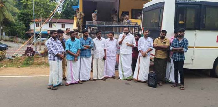 ബാബുവിന്റെ മരണം ; പ്രതിഷേധവുമായി യൂത്ത് കോൺഗ്രസ് ബാബുവിന്റെ മരണം ; പ്രതിഷേധവുമായി യൂത്ത് കോൺഗ്രസ്