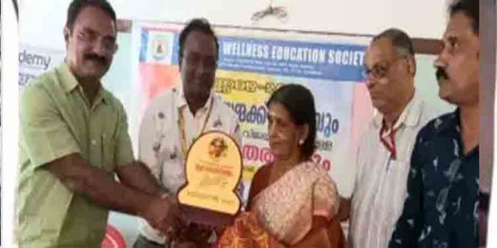 ചിത്രരചനാ മത്സരവും ചിത്രകാരി സരോജനിയമ്മയെ ആദരിക്കലും നടത്തി ചിത്രരചനാ മത്സരവും ചിത്രകാരി സരോജനിയമ്മയെ ആദരിക്കലും നടത്തി