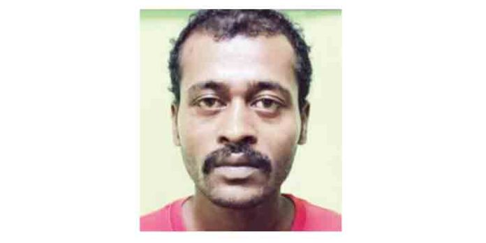 രണ്ടു വയസ്സുള്ള സഹോദരനെ കൊല്ലുമെന്ന് ഭീഷണിപ്പെടുത്തി 13 കാരിയെ ബലാത്സംഗം ചെയ്ത പ്രതി അറസ്റ്റില് രണ്ടു വയസ്സുള്ള സഹോദരനെ കൊല്ലുമെന്ന് ഭീഷണിപ്പെടുത്തി 13 കാരിയെ ബലാത്സംഗം ചെയ്ത പ്രതി അറസ്റ്റില്