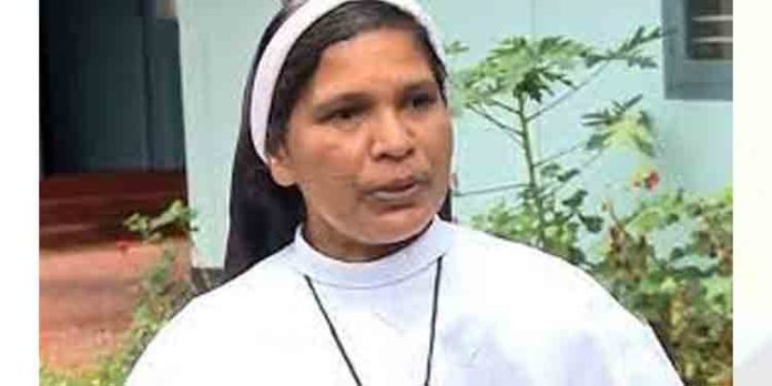 കോണ്വെന്റിലെ വിവേചനങ്ങള്ക്കെതിരെ സിസ്റ്റര് ലൂസി കളപ്പുര തുടങ്ങിയ സത്യാഗ്രഹ സമരം തുടരുന്നു കോണ്വെന്റിലെ വിവേചനങ്ങള്ക്കെതിരെ സിസ്റ്റര് ലൂസി കളപ്പുര തുടങ്ങിയ സത്യാഗ്രഹ സമരം തുടരുന്നു