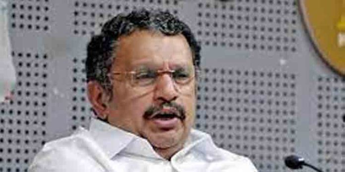 തന്റെ സ്നേഹം ശശി തരൂരിനും വോട്ട് ഖാര്ഗേക്കും നല്കുമെന്ന് മുതിര്ന്ന കോണ്ഗ്രസ് നേതാവ് കെ മുരളീധരന് എംപി തന്റെ സ്നേഹം ശശി തരൂരിനും വോട്ട് ഖാര്ഗേക്കും നല്കുമെന്ന് മുതിര്ന്ന കോണ്ഗ്രസ് നേതാവ് കെ മുരളീധരന് എംപി
