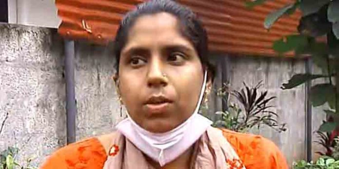 യുവതിയെ വീട്ടില് നിന്ന് ഇറക്കിവിട്ട സംഭവം ; ഭര്ത്തൃ വീട്ടുകാര്ക്കെതിരെ പരാതിയുമായി മൂത്ത മരുമകളും യുവതിയെ വീട്ടില് നിന്ന് ഇറക്കിവിട്ട സംഭവം ; ഭര്ത്തൃ വീട്ടുകാര്ക്കെതിരെ പരാതിയുമായി മൂത്ത മരുമകളും
