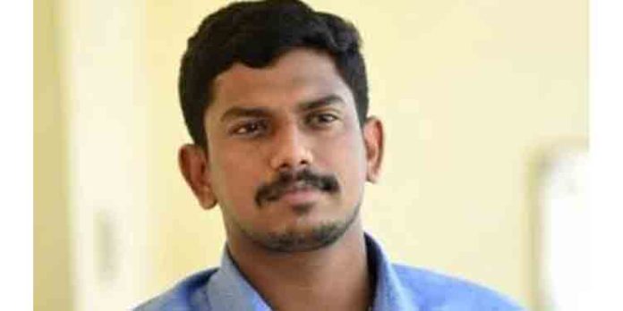 എം എല് എ. കെ എം സച്ചിന് ദേവിന്റെ കാര് തട്ടി സ്കൂട്ടര് യാത്രക്കാരായ പിതാവിനും മകള്ക്കും പരിക്കേറ്റു എം എല് എ. കെ എം സച്ചിന് ദേവിന്റെ കാര് തട്ടി സ്കൂട്ടര് യാത്രക്കാരായ പിതാവിനും മകള്ക്കും പരിക്കേറ്റു