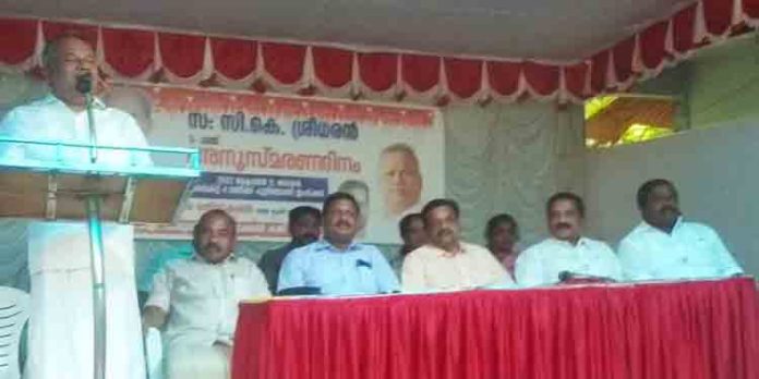 സ്വന്തം ജീവിതത്തിന്റെ അധ്വാനം സേവനമായി നൽകുന്നവരാണ് പൊതു പ്രവർത്തകർ : മുല്ലക്കര രത്നാകരൻ സ്വന്തം ജീവിതത്തിന്റെ അധ്വാനം സേവനമായി നൽകുന്നവരാണ് പൊതു പ്രവർത്തകർ : മുല്ലക്കര രത്നാകരൻ