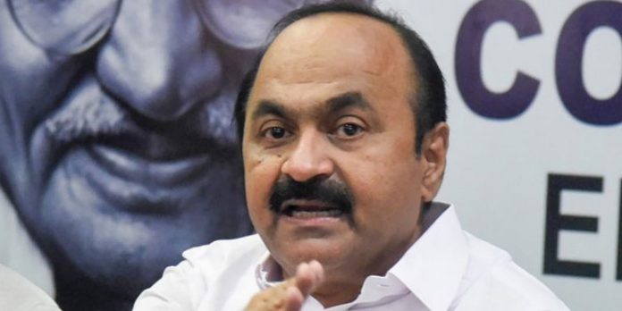 മുഖ്യമന്ത്രിയുടെ വിദേശ യാത്ര സുതാര്യം അല്ല എന്ന് പ്രതിപക്ഷ നേതാവ് വി ഡി സതീശൻ മുഖ്യമന്ത്രിയുടെ വിദേശ യാത്ര സുതാര്യം അല്ല എന്ന് പ്രതിപക്ഷ നേതാവ് വി ഡി സതീശൻ