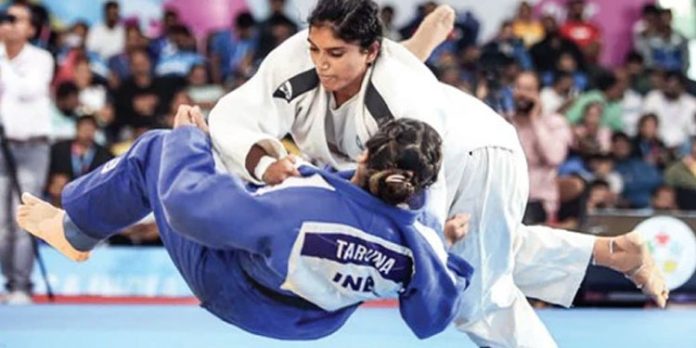 ദേശീയ ഗെയിംസ് : ജൂഡോയില് കേരളത്തിന് ഇരട്ടസ്വര്ണം ; വോളിബോളില് കേരള വനിതകള് സെമിയില് ദേശീയ ഗെയിംസ് : ജൂഡോയില് കേരളത്തിന് ഇരട്ടസ്വര്ണം ; വോളിബോളില് കേരള വനിതകള് സെമിയില്