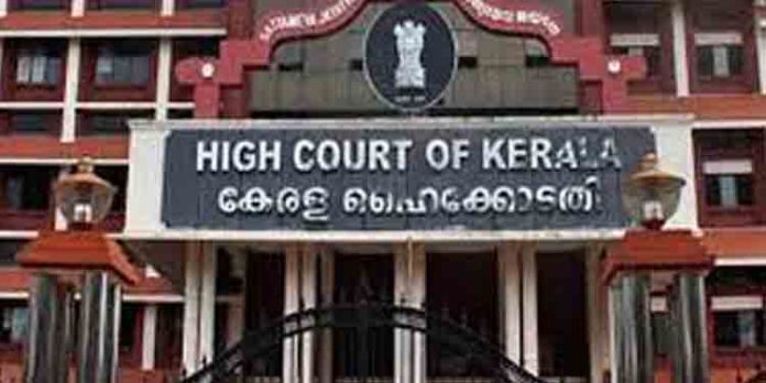 നിയമങ്ങള് ലംഘിക്കുന്ന ടൂറിസ്റ്റ് ബസുകള് നാളെ മുതല് നിരത്തിലിറങ്ങരുതെന്ന് ഹൈക്കോടതി നിയമങ്ങള് ലംഘിക്കുന്ന ടൂറിസ്റ്റ് ബസുകള് നാളെ മുതല് നിരത്തിലിറങ്ങരുതെന്ന് ഹൈക്കോടതി