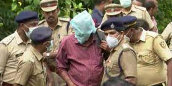 നരബലി കേസിലെ മുഖ്യപ്രതികളായ ഷാഫിയും ദമ്പതികളും കൊല്ലപ്പെട്ടവരുടെ മാംസം പാകം ചെയ്ത് കഴിച്ചുവെന്ന് വെളിപ്പെടുത്തൽ നരബലി കേസിലെ മുഖ്യപ്രതികളായ ഷാഫിയും ദമ്പതികളും കൊല്ലപ്പെട്ടവരുടെ മാംസം പാകം ചെയ്ത് കഴിച്ചുവെന്ന് വെളിപ്പെടുത്തൽ