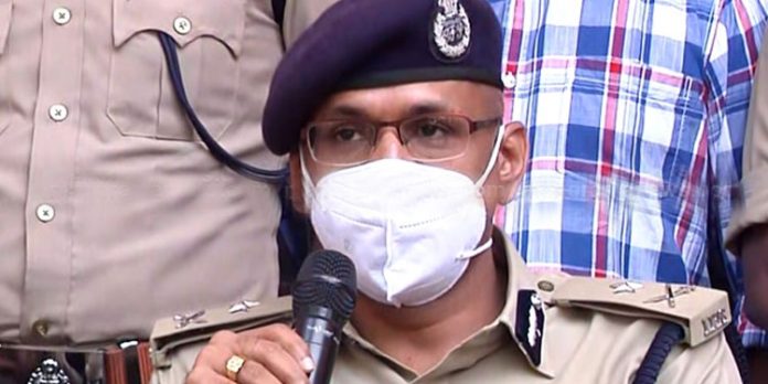 ഇലന്തൂരിലെ നരബലിക്കേസിൽ മുഖ്യ സൂത്രധാരൻ ഷാഫിയാണെന്ന് കമ്മീഷണർ സി.എച്ച് നാഗരാജു ഇലന്തൂരിലെ നരബലിക്കേസിൽ മുഖ്യ സൂത്രധാരൻ ഷാഫിയാണെന്ന് കമ്മീഷണർ സി.എച്ച് നാഗരാജു