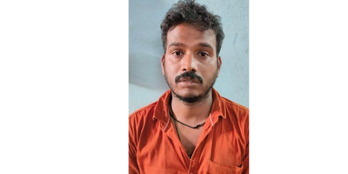 പഴവർഗ്ഗങ്ങൾ കച്ചവടം നടത്തി ലാഭവിഹിതം തരാമെന്ന് പറഞ്ഞ് ലക്ഷങ്ങൾ തട്ടിയെടുത്ത ആൾ പിടിയിൽ പഴവർഗ്ഗങ്ങൾ കച്ചവടം നടത്തി ലാഭവിഹിതം തരാമെന്ന് പറഞ്ഞ് ലക്ഷങ്ങൾ തട്ടിയെടുത്ത ആൾ പിടിയിൽ