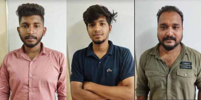 വീടിനുമുന്നിൽ പടക്കം പൊട്ടിച്ചത് ചോദ്യം ചെയ്ത യുവാവിനെയും ഭാര്യയെയും മർദ്ദിച്ച കേസിൽ മൂന്നു പേര് അറസ്റ്റില് വീടിനുമുന്നിൽ പടക്കം പൊട്ടിച്ചത് ചോദ്യം ചെയ്ത യുവാവിനെയും ഭാര്യയെയും മർദ്ദിച്ച കേസിൽ മൂന്നു പേര് അറസ്റ്റില്