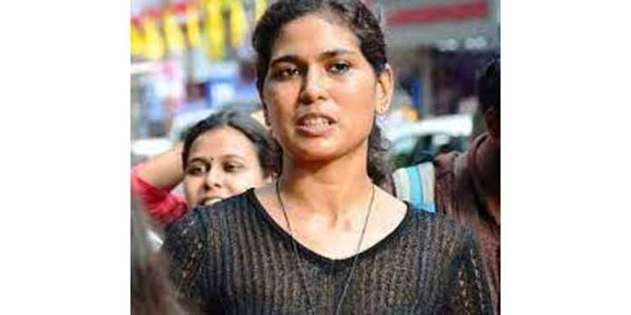 ആക്ടിവിസ്റ്റ് രഹ്ന ഫാത്തിമക്കെതിരായ കേസ് സ്റ്റേ ചെയ്യില്ലെന്ന് ഹൈക്കോടതി ആക്ടിവിസ്റ്റ് രഹ്ന ഫാത്തിമക്കെതിരായ കേസ് സ്റ്റേ ചെയ്യില്ലെന്ന് ഹൈക്കോടതി