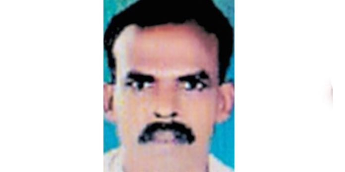 കങ്ങഴയിൽ വീടിനു തീയിട്ട ശേഷം പെയിന്റിങ് തൊഴിലാളി ജീവനൊടുക്കി കങ്ങഴയിൽ വീടിനു തീയിട്ട ശേഷം പെയിന്റിങ് തൊഴിലാളി ജീവനൊടുക്കി