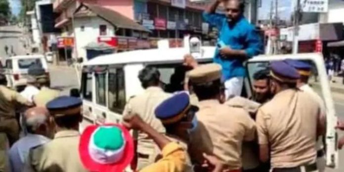 പോപ്പുലര് ഫ്രണ്ട് ഓഫ് ഇന്ത്യ അംഗങ്ങളുടെ വസതികളില് റെയ്ഡ് പോപ്പുലര് ഫ്രണ്ട് ഓഫ് ഇന്ത്യ അംഗങ്ങളുടെ വസതികളില് റെയ്ഡ്