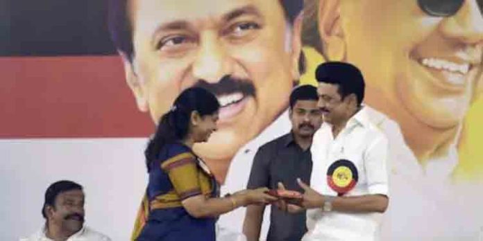 ഇന്ത്യയുടെ ആത്മാവിന് നേരെയുള്ള ആക്രമണം : ഹിന്ദി അടിച്ചേൽപ്പിക്കാനാകില്ലെന്ന് സ്റ്റാലിൻ ഇന്ത്യയുടെ ആത്മാവിന് നേരെയുള്ള ആക്രമണം : ഹിന്ദി അടിച്ചേൽപ്പിക്കാനാകില്ലെന്ന് സ്റ്റാലിൻ