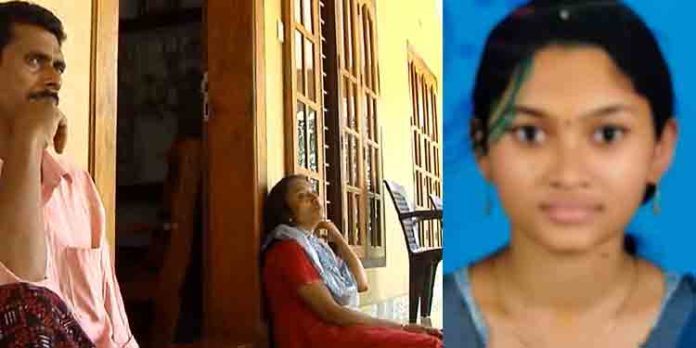 ബാങ്ക് ജപ്തി ബോര്ഡ് വെച്ചതില് മനംനൊന്ത് അഭിരാമി ജീവനൊടുക്കിയതില് ഒരു മാസമായിട്ടും കുടുംബത്തിന് നീതി കിട്ടാതെ കുടുംബം ബാങ്ക് ജപ്തി ബോര്ഡ് വെച്ചതില് മനംനൊന്ത് അഭിരാമി ജീവനൊടുക്കിയതില് ഒരു മാസമായിട്ടും കുടുംബത്തിന് നീതി കിട്ടാതെ കുടുംബം