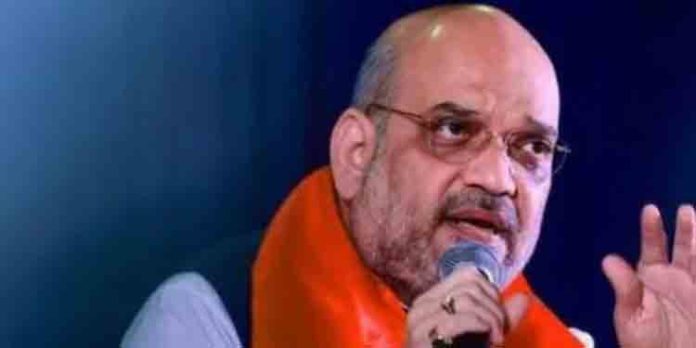 കെജ്രിവാളിനെതിരെ അമിത് ഷാ കെജ്രിവാളിനെതിരെ അമിത് ഷാ