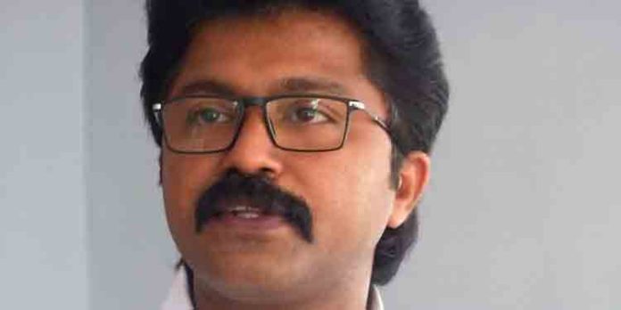 ഒളിവില് പോയത് പാര്ട്ടിക്ക് ക്ഷീണമുണ്ടാക്കി ; എല്ദോസിനെ സസ്പെന്ഡ് ചെയ്തേക്കും ഒളിവില് പോയത് പാര്ട്ടിക്ക് ക്ഷീണമുണ്ടാക്കി ; എല്ദോസിനെ സസ്പെന്ഡ് ചെയ്തേക്കും