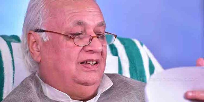 കേരള സര്വകലാശാല സെനറ്റിലേക്ക് പുതിയ അംഗങ്ങളെ നിയമിക്കുന്നത് വിലക്കി ഹൈക്കോടതി കേരള സര്വകലാശാല സെനറ്റിലേക്ക് പുതിയ അംഗങ്ങളെ നിയമിക്കുന്നത് വിലക്കി ഹൈക്കോടതി