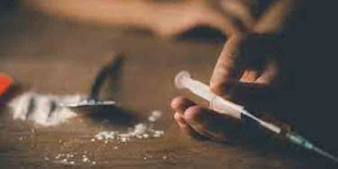 ലഹരി വിതരണം : 250 പ്രശ്നസാധ്യതാ സ്കൂളുകളുടെ പരിസരത്തു വാഹന പെട്രോളിങ് തുടങ്ങിയതായി എക്സൈസ് ലഹരി വിതരണം : 250 പ്രശ്നസാധ്യതാ സ്കൂളുകളുടെ പരിസരത്തു വാഹന പെട്രോളിങ് തുടങ്ങിയതായി എക്സൈസ്