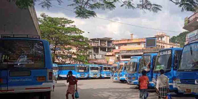 റാന്നിയില് സന്ധ്യ കഴിഞ്ഞാല് ബസ്സുകള് ട്രിപ്പ് മുടക്കും – ഞായര് പൂര്ണ്ണ അവധി ; കണ്ണടച്ച് മോട്ടോര് വാഹന വകുപ്പ് റാന്നിയില് സന്ധ്യ കഴിഞ്ഞാല് ബസ്സുകള് ട്രിപ്പ് മുടക്കും – ഞായര് പൂര്ണ്ണ അവധി ; കണ്ണടച്ച് മോട്ടോര് വാഹന വകുപ്പ്