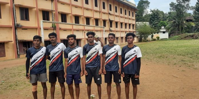 ജി.എച്ച്.എസ്.എസ് തേക്കുതോട്ടിലെ വിദ്യാര്ത്ഥികള്ക്ക് ഖോ-ഖോ മത്സരത്തില് സെലക്ഷന് ലഭിച്ചു ജി.എച്ച്.എസ്.എസ് തേക്കുതോട്ടിലെ വിദ്യാര്ത്ഥികള്ക്ക് ഖോ-ഖോ മത്സരത്തില് സെലക്ഷന് ലഭിച്ചു