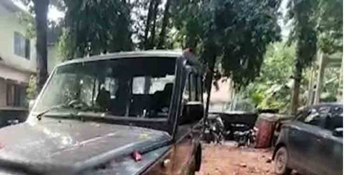 താമരശേരിയിൽ വ്യാപാരിയെ തട്ടിക്കൊണ്ടുപോകാൻ ഉപയോഗിച്ച വാഹനം കസ്റ്റഡിയിൽ എടുത്തു താമരശേരിയിൽ വ്യാപാരിയെ തട്ടിക്കൊണ്ടുപോകാൻ ഉപയോഗിച്ച വാഹനം കസ്റ്റഡിയിൽ എടുത്തു