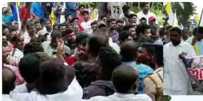 സമയ പരിധി ഇന്ന് അവസാനിക്കും ; സമരപന്തല് പൊളിക്കില്ലെന്ന് സമരസമിതി സമയ പരിധി ഇന്ന് അവസാനിക്കും ; സമരപന്തല് പൊളിക്കില്ലെന്ന് സമരസമിതി
