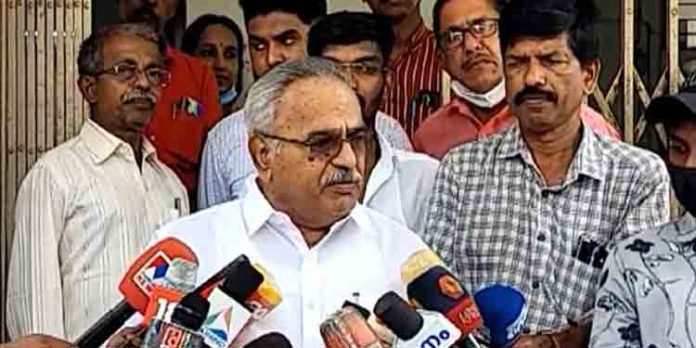 ഗവര്ണറെ ചാന്സലര് സ്ഥാനത്തുനിന്ന് നീക്കുന്നത് ഇടതുമുന്നണി ഗൗരവമായി ആലോചിക്കുമെന്ന് സിപിഐ സംസ്ഥാന സെക്രട്ടറി കാനം രാജേന്ദ്രന് ഗവര്ണറെ ചാന്സലര് സ്ഥാനത്തുനിന്ന് നീക്കുന്നത് ഇടതുമുന്നണി ഗൗരവമായി ആലോചിക്കുമെന്ന് സിപിഐ സംസ്ഥാന സെക്രട്ടറി കാനം രാജേന്ദ്രന്