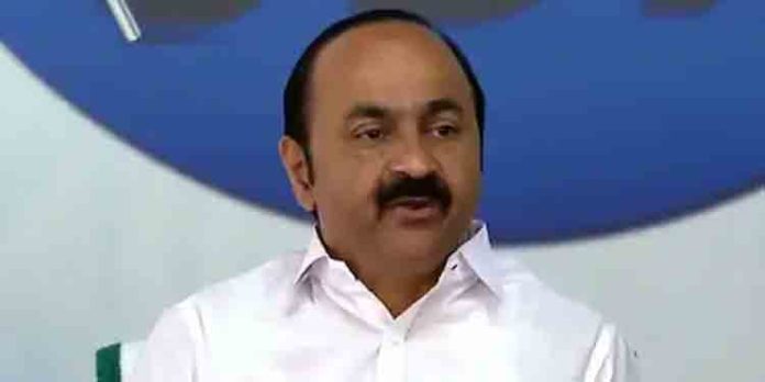 നാല് മാധ്യമങ്ങൾക്ക് പ്രവേശനം നിഷേധിച്ചത് തെറ്റെന്ന് പ്രതിപക്ഷനേതാവ് വി ഡി സതീശന് നാല് മാധ്യമങ്ങൾക്ക് പ്രവേശനം നിഷേധിച്ചത് തെറ്റെന്ന് പ്രതിപക്ഷനേതാവ് വി ഡി സതീശന്