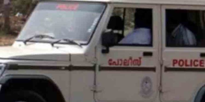 താമരശ്ശേരിയില് വ്യാപാരിയെ തട്ടികൊണ്ടുപോയ സംഘത്തിലെ ഒരാള് കസ്റ്റഡിയില് താമരശ്ശേരിയില് വ്യാപാരിയെ തട്ടികൊണ്ടുപോയ സംഘത്തിലെ ഒരാള് കസ്റ്റഡിയില്