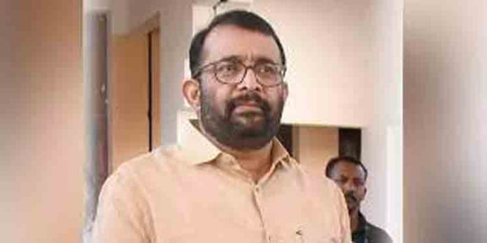 സ്വപ്ന ഒറ്റക്ക് വരണമെന്ന് പറയാനുള്ള മൗഢ്യം തനിക്കില്ല : പി. ശ്രീരാമകൃഷ്ണന് സ്വപ്ന ഒറ്റക്ക് വരണമെന്ന് പറയാനുള്ള മൗഢ്യം തനിക്കില്ല : പി. ശ്രീരാമകൃഷ്ണന്