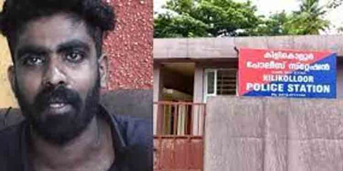 കിളികൊല്ലൂര് മര്ദ്ദനം : കുറ്റക്കാര്ക്കെതിരെ നടപടി ആവശ്യപ്പെട്ട് സൈനികന്റെ മാതാവ് പ്രതിരോധമന്ത്രിയെ സമീപിച്ചു കിളികൊല്ലൂര് മര്ദ്ദനം : കുറ്റക്കാര്ക്കെതിരെ നടപടി ആവശ്യപ്പെട്ട് സൈനികന്റെ മാതാവ് പ്രതിരോധമന്ത്രിയെ സമീപിച്ചു