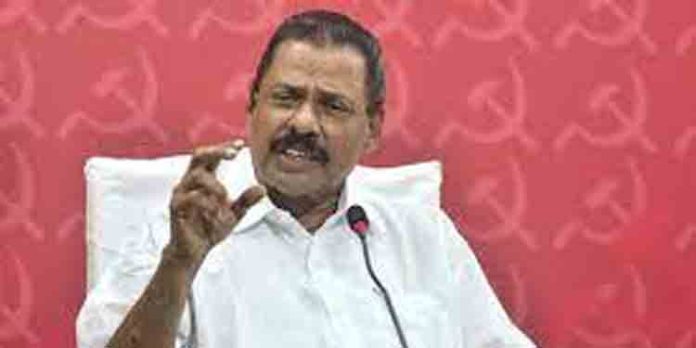 ഗവര്ണര് വിളിച്ച വാര്ത്താസമ്മേളനത്തിന് പോയ മാധ്യമങ്ങള്ക്ക് തലയില് പഴിയെല്ലാം കെട്ടിവെച്ച് സിപിഎം സംസ്ഥാന സെക്രട്ടറി എം വി ഗോവിന്ദന് ഗവര്ണര് വിളിച്ച വാര്ത്താസമ്മേളനത്തിന് പോയ മാധ്യമങ്ങള്ക്ക് തലയില് പഴിയെല്ലാം കെട്ടിവെച്ച് സിപിഎം സംസ്ഥാന സെക്രട്ടറി എം വി ഗോവിന്ദന്