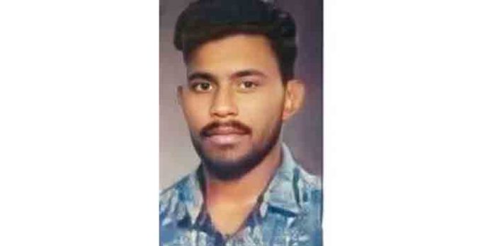 എല്ദോസിനെ കുടുക്കാന് ശ്രമിക്കുന്ന പോലീസ് കോടതി ഉത്തരവുണ്ടായിട്ടും സിപിഎം നേതാവിന്റെ പീഢനക്കേസില് പ്രതിയായ മകനെ തൊടാന് ധൈര്യമില്ലാതെ മുട്ടിടിച്ചു നില്ക്കുന്നു എല്ദോസിനെ കുടുക്കാന് ശ്രമിക്കുന്ന പോലീസ് കോടതി ഉത്തരവുണ്ടായിട്ടും സിപിഎം നേതാവിന്റെ പീഢനക്കേസില് പ്രതിയായ മകനെ തൊടാന് ധൈര്യമില്ലാതെ മുട്ടിടിച്ചു നില്ക്കുന്നു