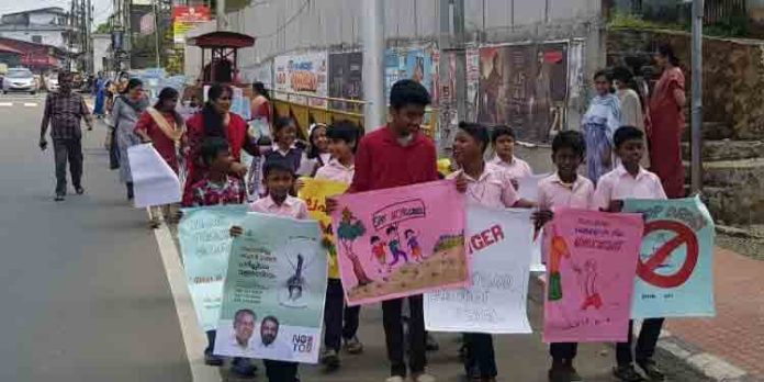 അരുത് ലഹരി : പ്രചാരണ പരിപാടിയുമായി പഴവങ്ങാടി സ്കൂൾ അരുത് ലഹരി : പ്രചാരണ പരിപാടിയുമായി പഴവങ്ങാടി സ്കൂൾ